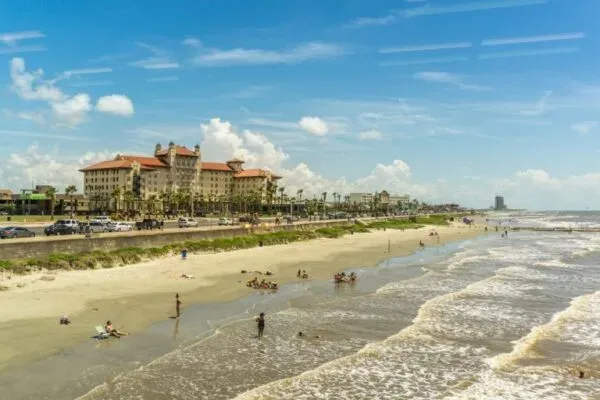 Scenic Galveston beach view for travelers planning a Houston to Galveston day trip with a private shuttle.