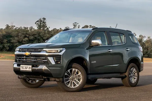 Affordable private SUV service for families traveling from Houston airports to Galveston