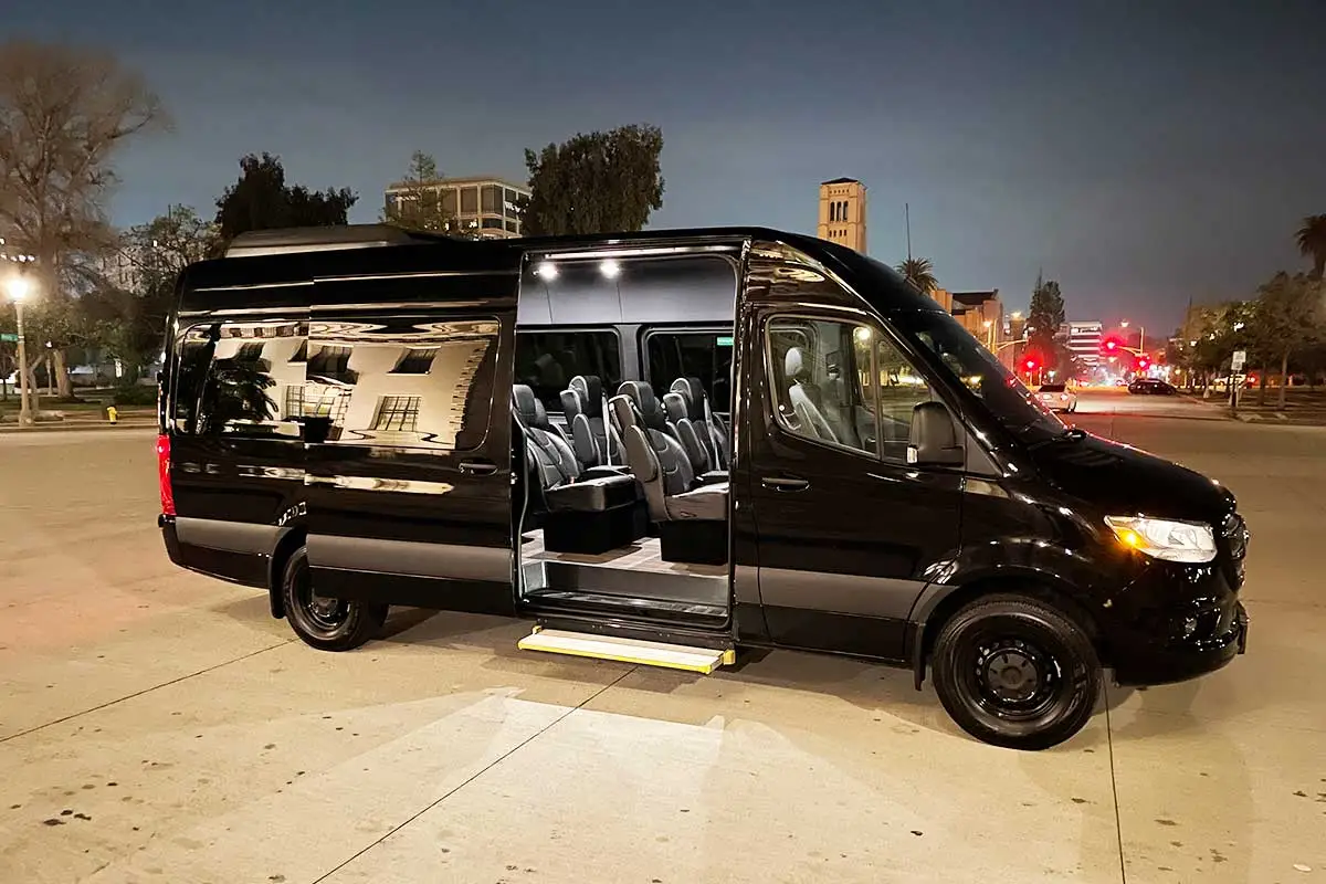 Private shuttle from Houston airport to Moody Gardens