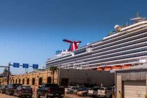 lens and light cruise liner 7088040